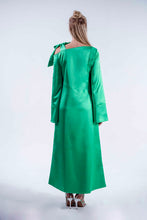 Lade das Bild in den Galerie-Viewer, OffShoulder Dress | emerald green
