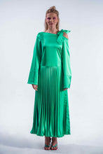 Lade das Bild in den Galerie-Viewer, Plissee Dress | emerald green
