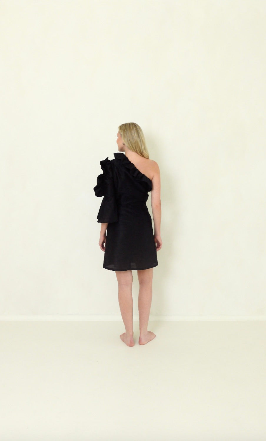 iconic.everywhere dress | black